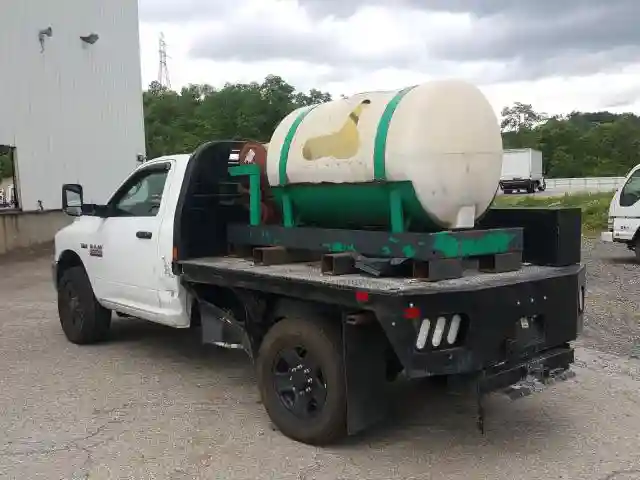 3C6MR5AJ3JG127003 2018 RAM 2500 ST-2
