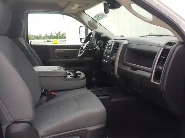 3C6MR5AJ3JG127003 2018 RAM 2500 ST-4