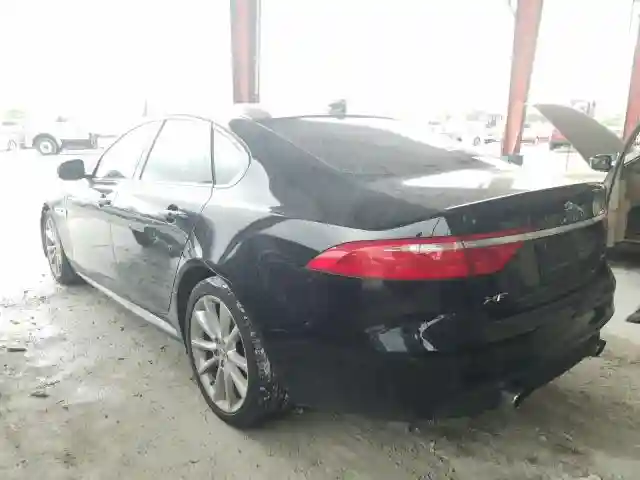 SAJBF4BV5GCY16073 2016 JAGUAR XF R - SPORT-2