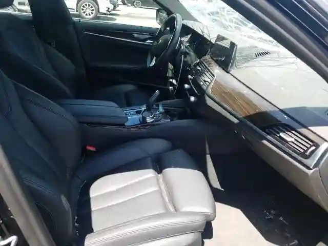 WBAJA7C52JG907663 2018 BMW 530 XI-4