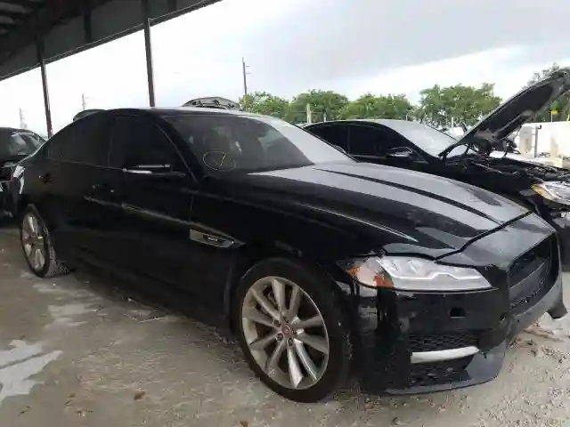 SAJBF4BV5GCY16073 2016 JAGUAR XF R - SPORT-0