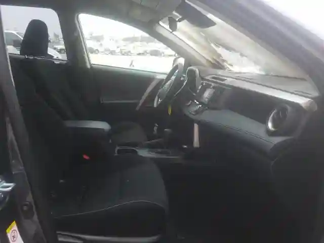 JTMRJREV4JD242121 2018 TOYOTA RAV4 HV LE-4