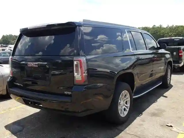 1GKS1GKC5HR385704 2017 GMC YUKON XL C1500 SLT-3