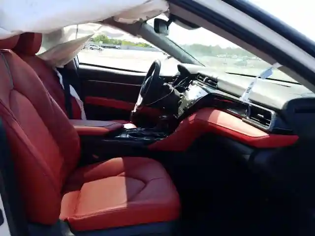 4T1B61HKXKU266863 2019 TOYOTA CAMRY XSE-4