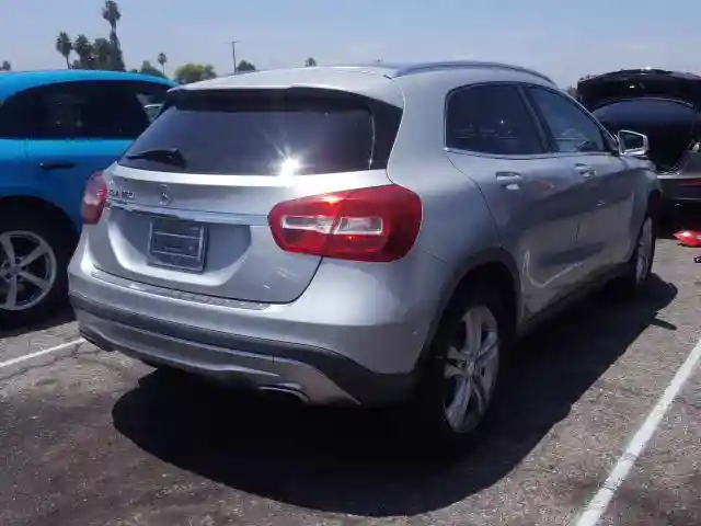 WDCTG4EB4HJ299695 2017 MERCEDES-BENZ GLA 250-3