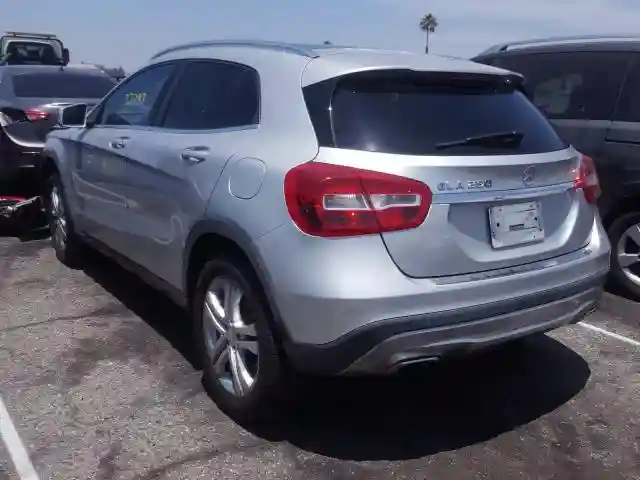 WDCTG4EB4HJ299695 2017 MERCEDES-BENZ GLA 250-2