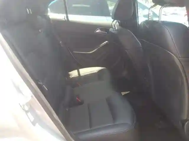 WDCTG4EB4HJ299695 2017 MERCEDES-BENZ GLA 250-5