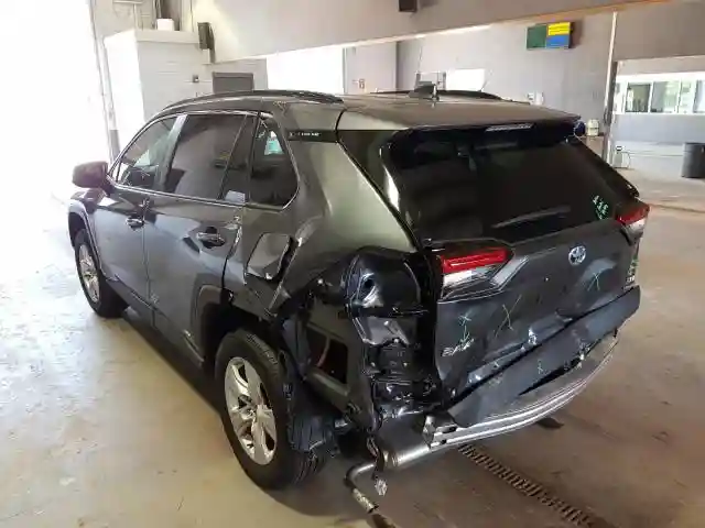 2T3RWRFV2LW083895 2020 TOYOTA RAV4 XLE-2