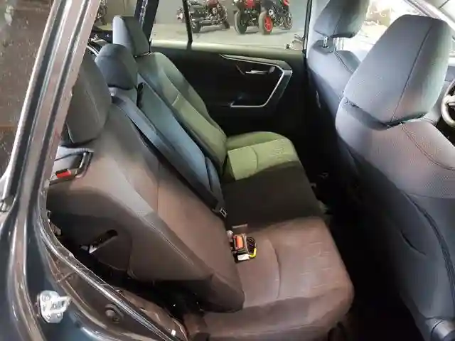 2T3RWRFV2LW083895 2020 TOYOTA RAV4 XLE-5