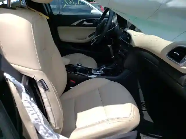 SJKCH5CR2JA052123 2018 INFINITI QX30 BASE-4
