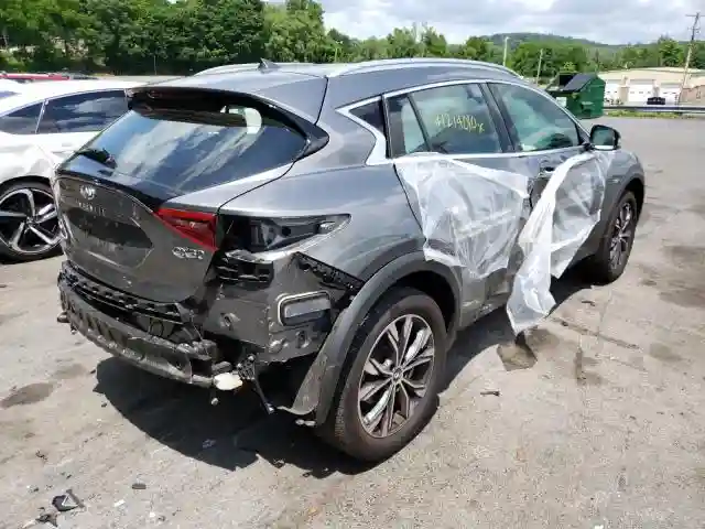 SJKCH5CR2JA052123 2018 INFINITI QX30 BASE-3