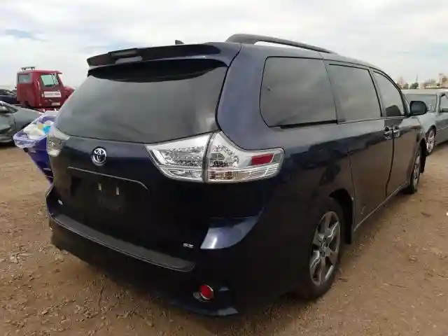 5TDXZ3DC5KS983848 2019 TOYOTA SIENNA SE-3