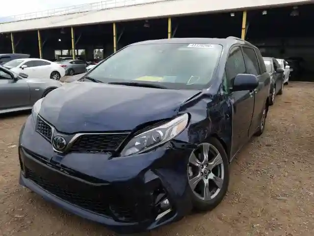 5TDXZ3DC5KS983848 2019 TOYOTA SIENNA SE-1