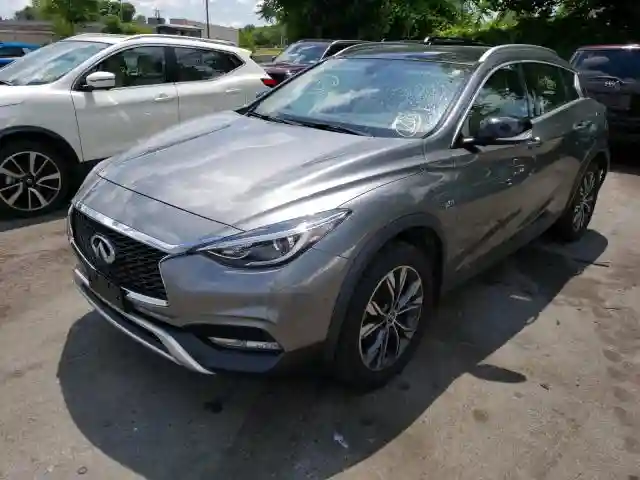 SJKCH5CR2JA052123 2018 INFINITI QX30 BASE-1