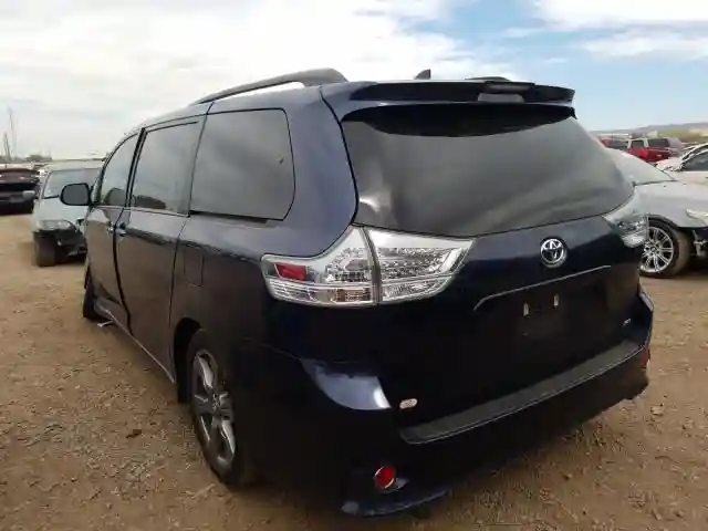 5TDXZ3DC5KS983848 2019 TOYOTA SIENNA SE-2
