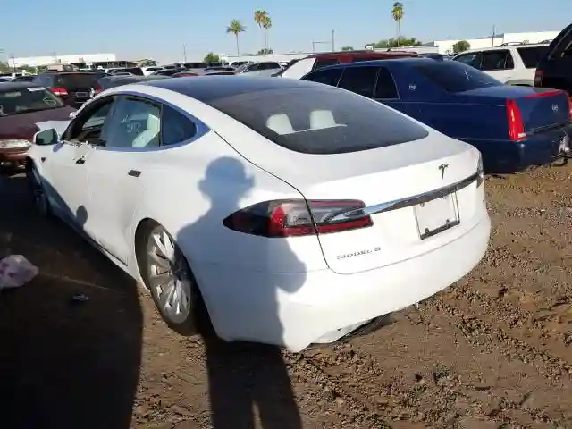 5YJSA1E27JF262588 2018 TESLA MODEL S-2