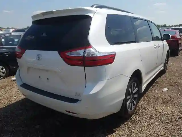 5TDDZ3DC6KS226556 2019 TOYOTA SIENNA XLE-3