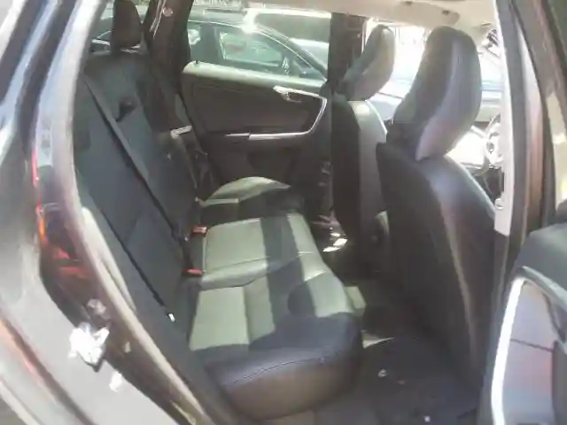 YV449MDM5G2812045 2016 VOLVO XC60 T6 PLATINUM-5