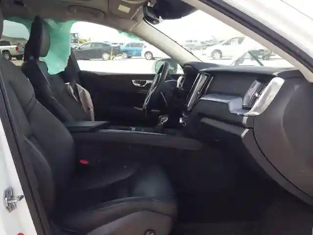 LYV102RK4JB109988 2018 VOLVO XC60 T5-4
