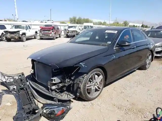 WDDZF4JB5JA472435 2018 MERCEDES-BENZ E 300-1