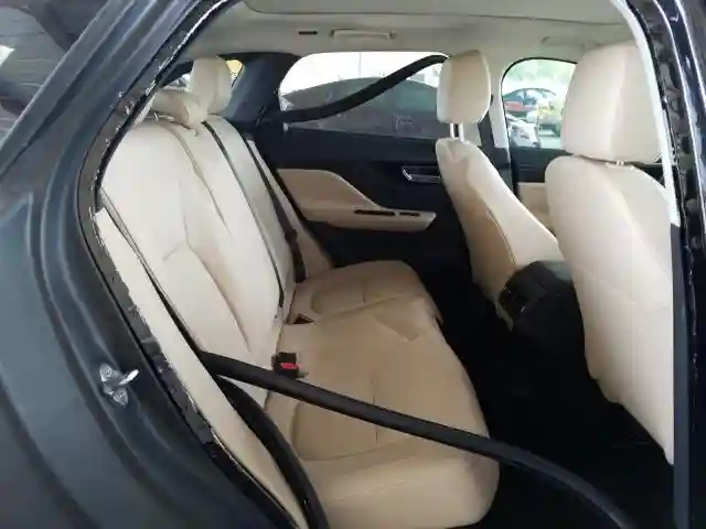 SADCJ2FN0JA262304 2018 JAGUAR F-PACE PREMIUM-5