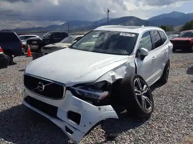 LYV102RK4JB109988 2018 VOLVO XC60 T5-1