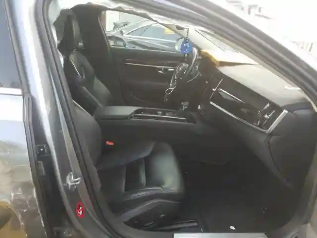 LVY982MK3JP016203 2018 VOLVO S90 T5 MOMENTUM-4