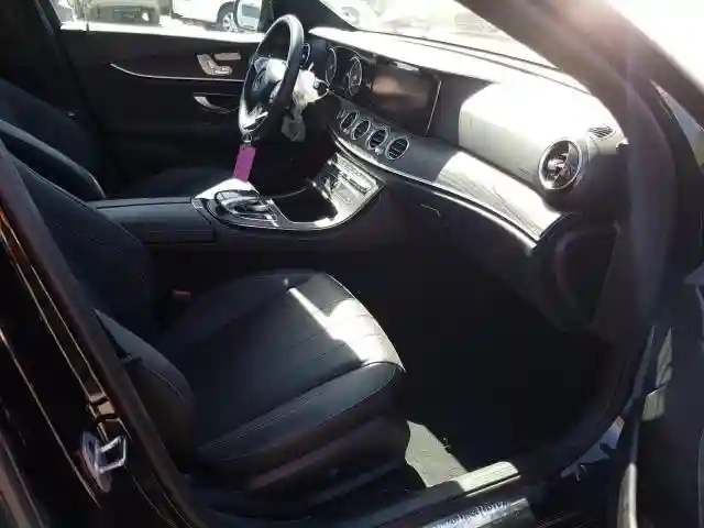 WDDZF4JB5JA472435 2018 MERCEDES-BENZ E 300-4