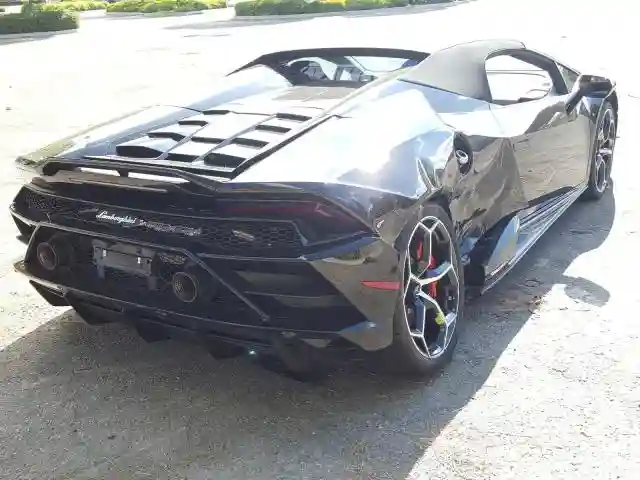 ZHWUT4ZF3LLA13443 2020 LAMBORGHINI HURACAN EVO-3