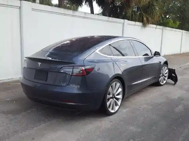 5YJ3E1EB2JF185962 2018 TESLA MODEL 3-3