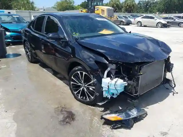 4T1B11HK1JU655789 2018 TOYOTA CAMRY L-0
