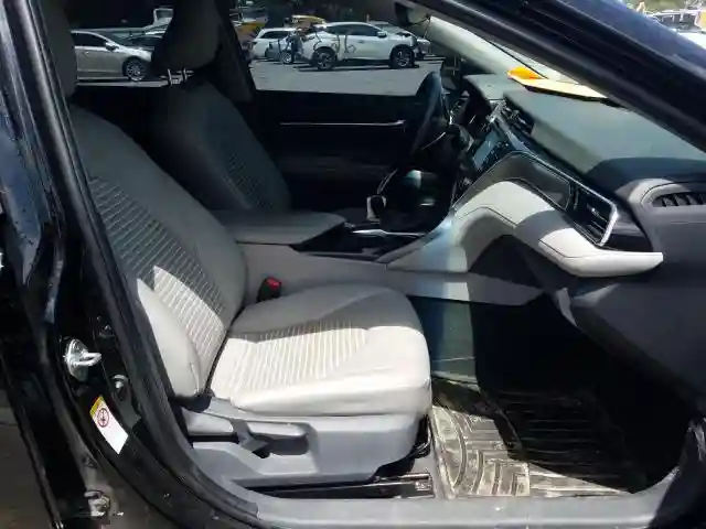 4T1B11HK1JU655789 2018 TOYOTA CAMRY L-4