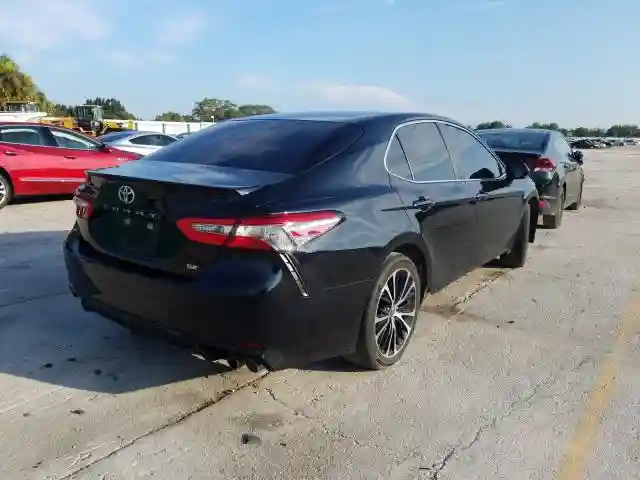 4T1B11HK1JU655789 2018 TOYOTA CAMRY L-3