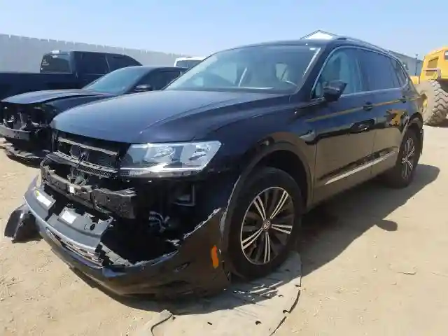 3VV2B7AX5JM174623 2018 VOLKSWAGEN TIGUAN SE-1