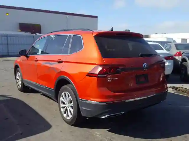 3VV2B7AX2JM154751 2018 VOLKSWAGEN TIGUAN SE-2
