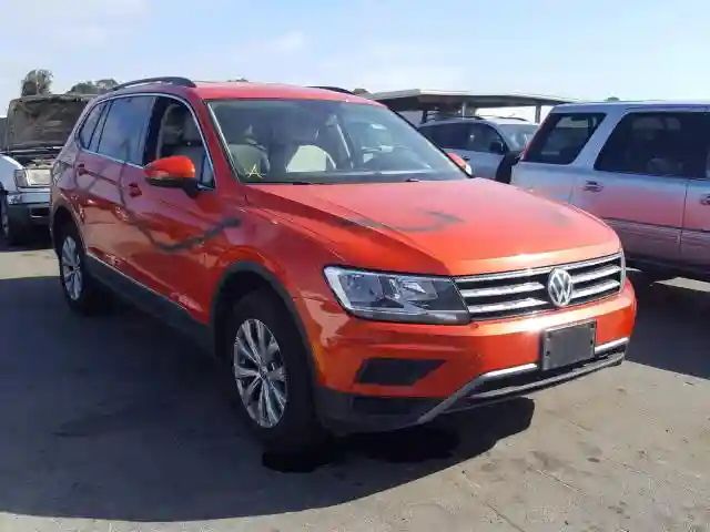 3VV2B7AX2JM154751 2018 VOLKSWAGEN TIGUAN SE-0