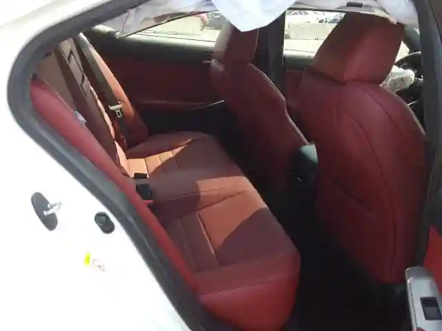 JTHC81D25J5030458 2018 LEXUS IS 300-5