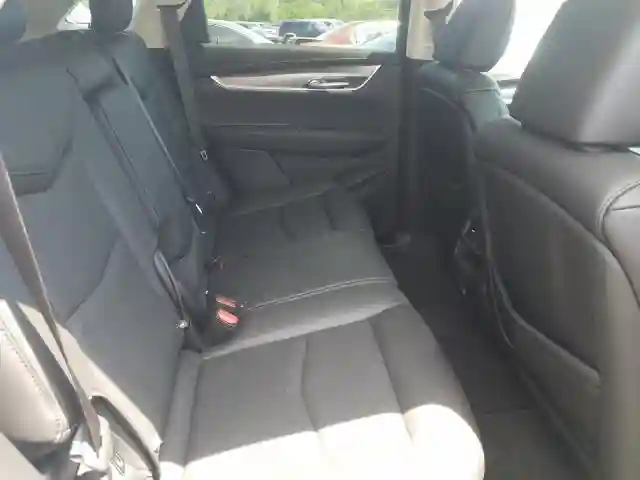 1GYKNDRS0KZ254242 2019 CADILLAC XT5 LUXURY-5