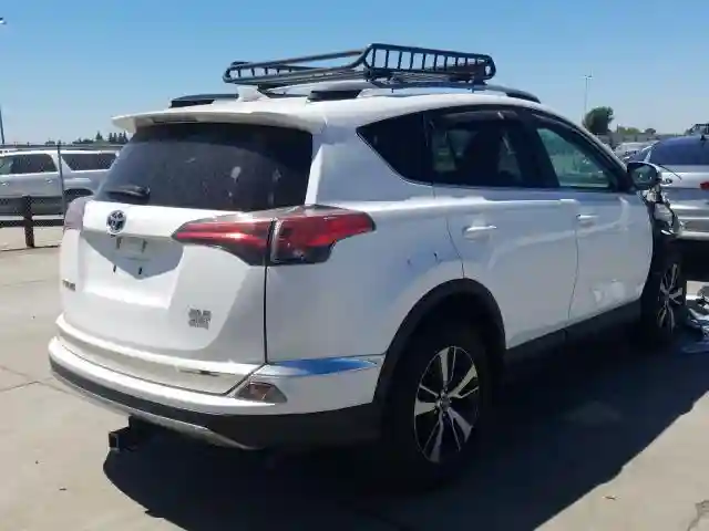 2T3RFREV0JW748226 2018 TOYOTA RAV4 ADVENTURE-3