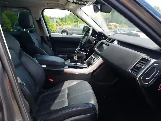 SALWG2FV7HA175395 2017 LAND ROVER RANGE ROVER SPORT SE-4