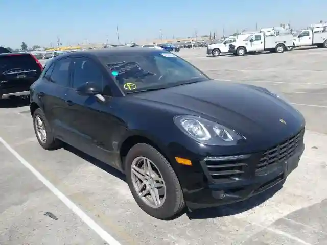 WP1AA2A56JLB08287 2018 PORSCHE MACAN-0