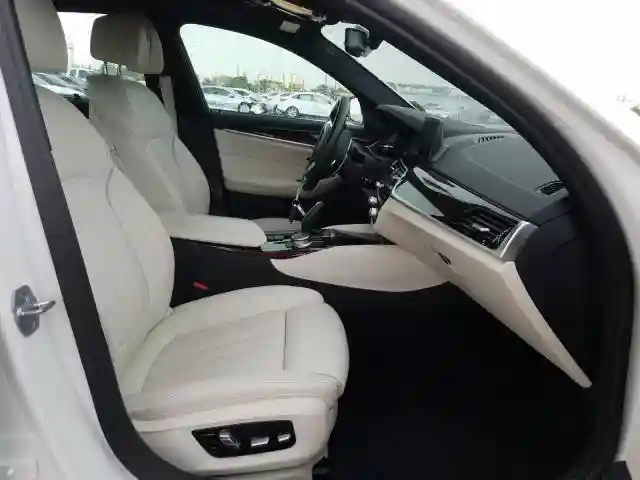 WBAJE5C50KWW14036 2019 BMW 540 I-4