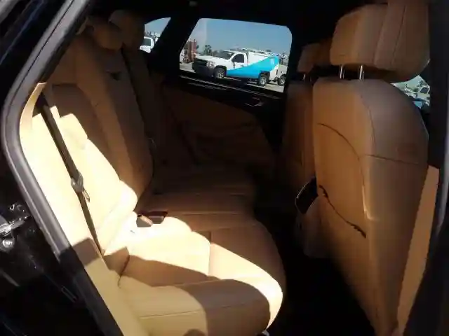 WP1AA2A56JLB08287 2018 PORSCHE MACAN-5