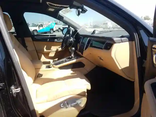 WP1AA2A56JLB08287 2018 PORSCHE MACAN-4