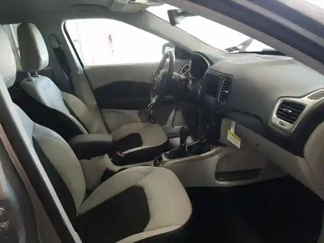 3C4NJDBB0LT131753 2020 JEEP COMPASS LATITUDE-4