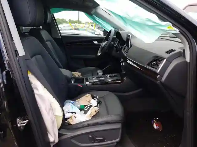 WA1BNAFY7K2037576 2019 AUDI Q5 PREMIUM PLUS-4