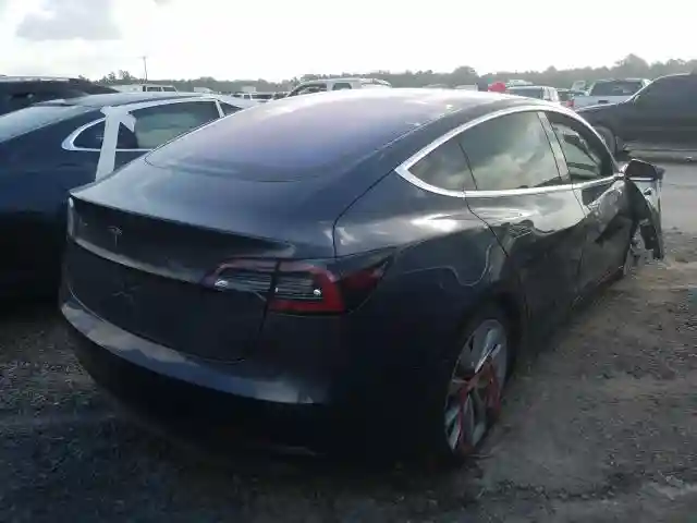 5YJ3E1EA5JF001802 2018 TESLA MODEL 3-3