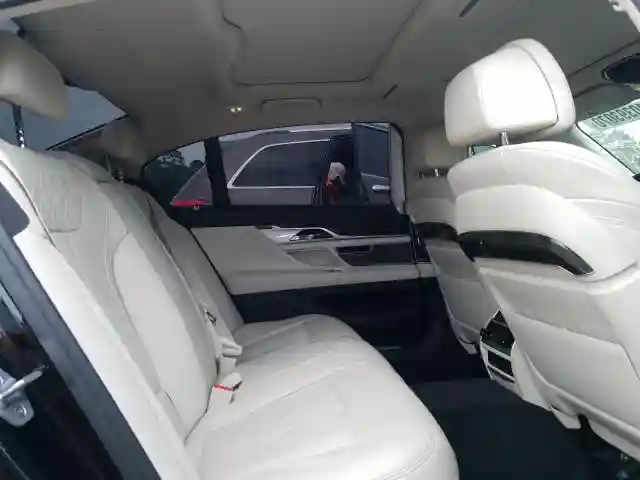 WBA7E2C56JG742542 2018 BMW 740 I-5