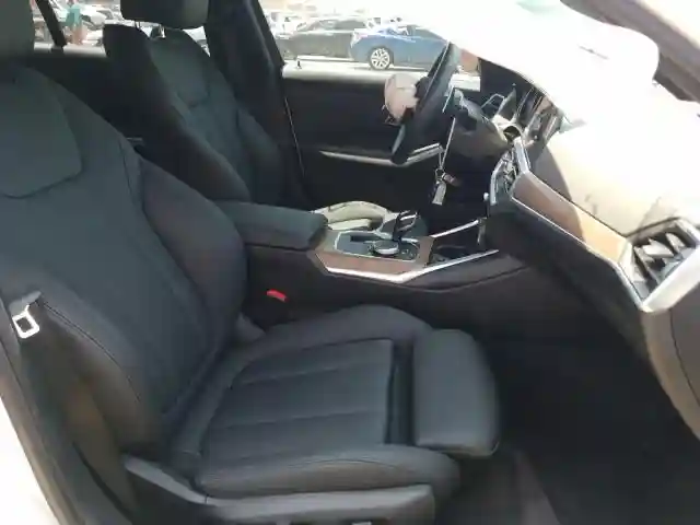 WBA5R1C5XKFH15277 2019 BMW 330I-4