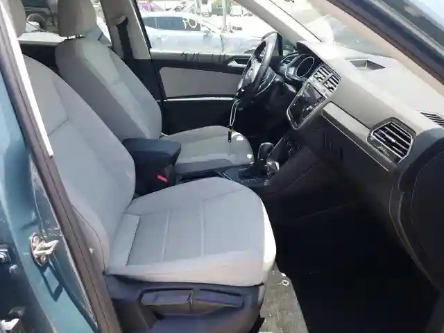 3VV3B7AX5KM112841 2019 VOLKSWAGEN TIGUAN SE-4